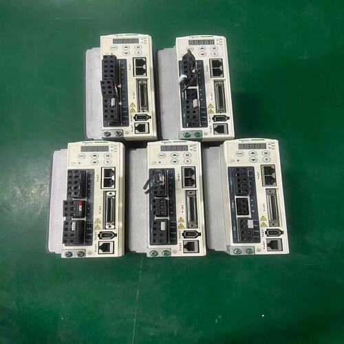 9新驱动器 LXM23AU15M3X 1.5KW ~