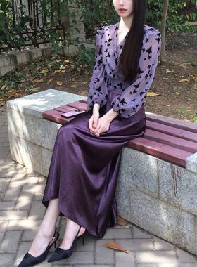 套装设计感紫色蝴蝶印花V领系带衬衫上衣夏季缎面高腰半身裙长裙