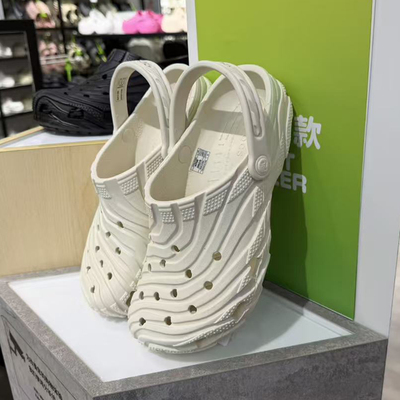 卡骆驰经典浪纹沙滩洞洞鞋Crocs