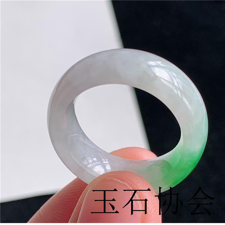 缅甸白底青翡翠色戒指冰种正阳绿指环男女款豆种玉扳指飘花尾戒圈