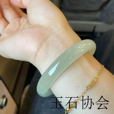 天然和田玉手镯女款浅绿色青海料玉石正圈扁条冰种晴水青白玉镯子