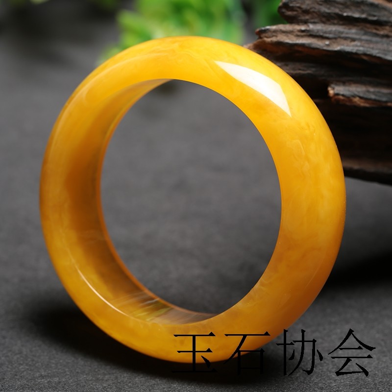 收藏级精品琥珀蜜蜡加宽加厚冰种鸡油黄玉手镯时尚百搭高级感女镯