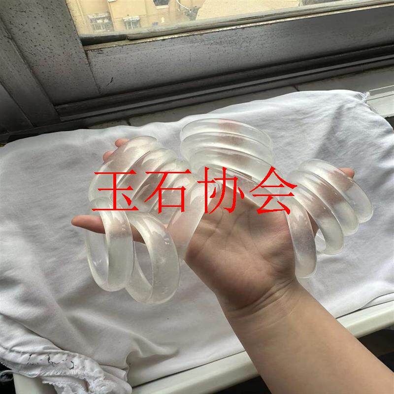 水沫玉手镯冰种白月光玛瑙石英岩玉髓小红书翡翠平替同款玉石镯子
