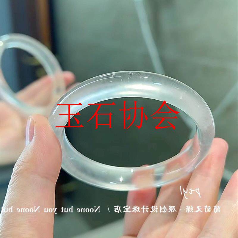 白玛瑙手镯少女荔枝冻水沫玉手镯