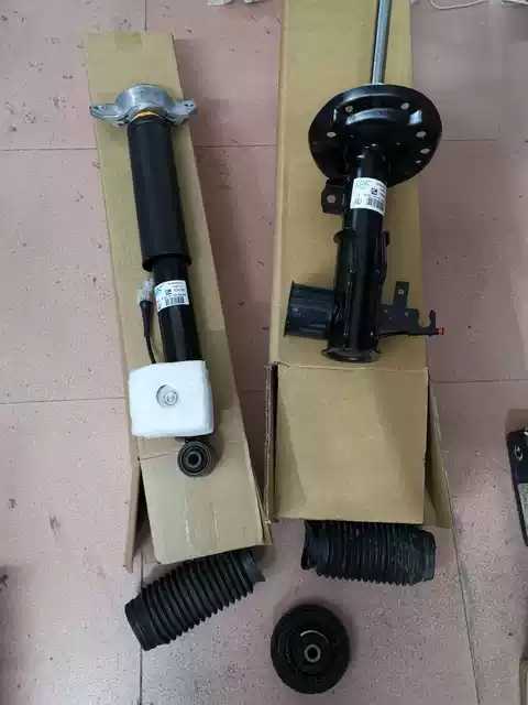 别克新君越新君威后减震器总成后减震机芯高配低配