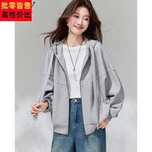 2026早春新款灰色连帽休闲卫衣短外套宽松时尚设计感小众上衣女装