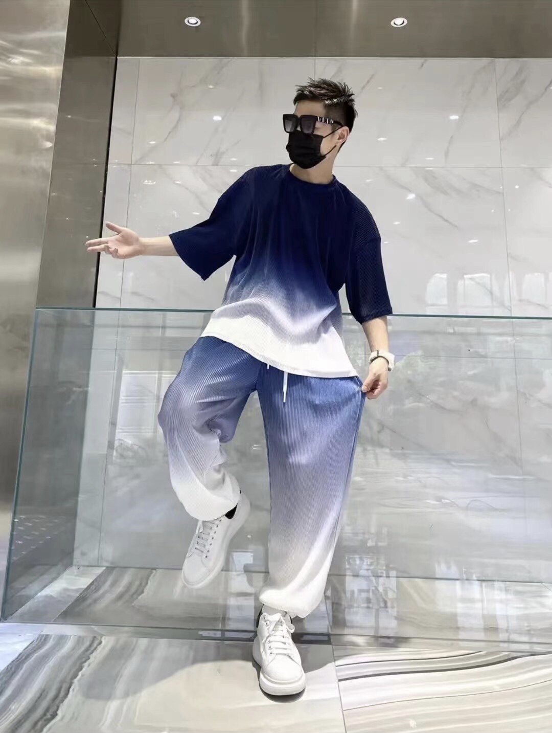 2024 여름 뉴 남성 캐주얼 루즈 투피스 양복 한국 스타일 트렌디 한 슈퍼 핫 그라데이션 아이스 실크 캐주얼 정장 남성용