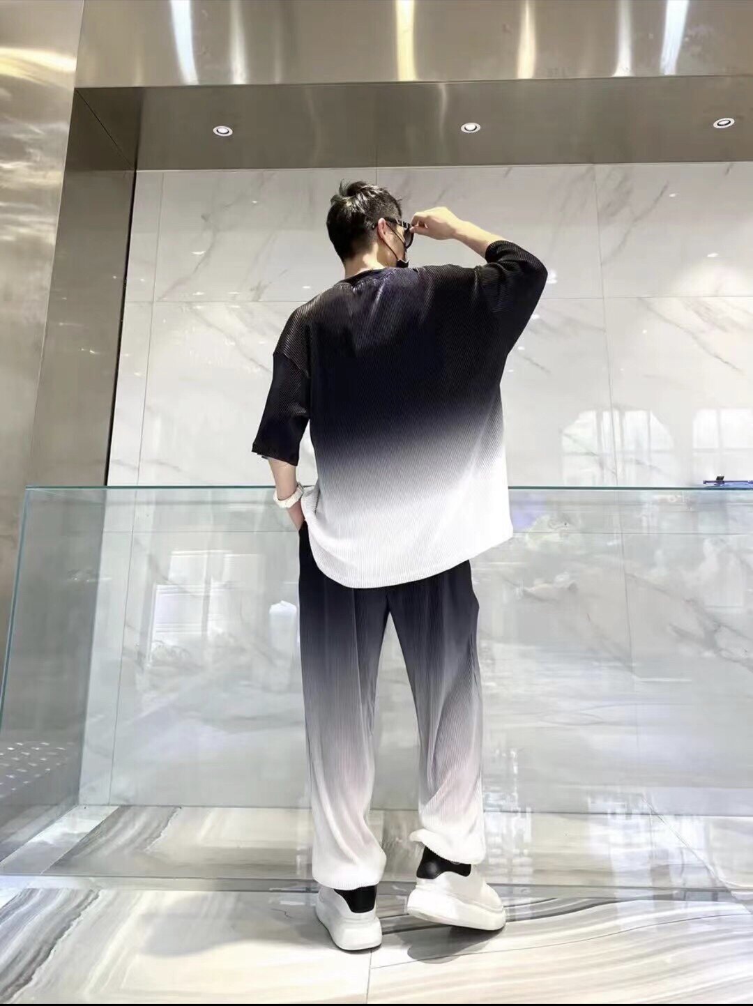 2024 여름 뉴 남성 캐주얼 루즈 투피스 양복 한국 스타일 트렌디 한 슈퍼 핫 그라데이션 아이스 실크 캐주얼 정장 남성용