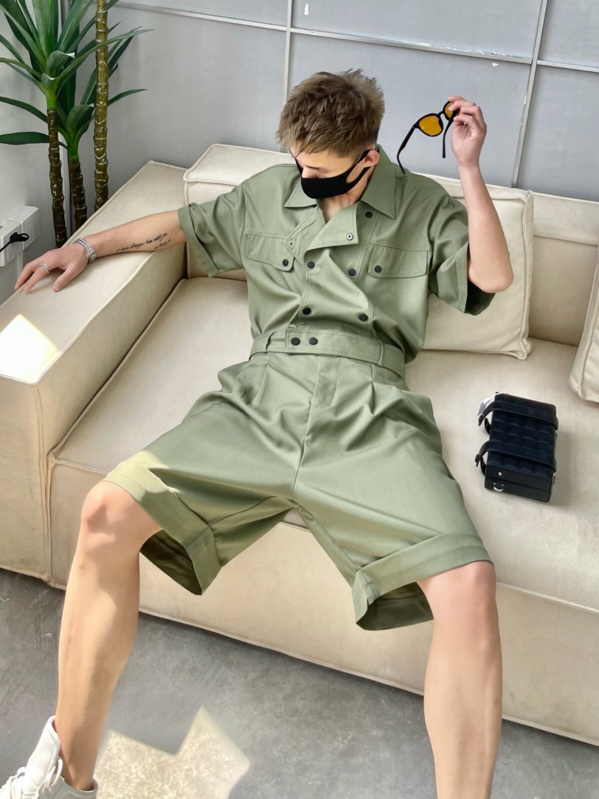 2024 WORKWEAR 스타일 느슨한 캐주얼 정장 남성 여름 유행 브랜드 더블 브레스트 스트레이트 힙합 5 점 바지 남성용 2 피스 세트