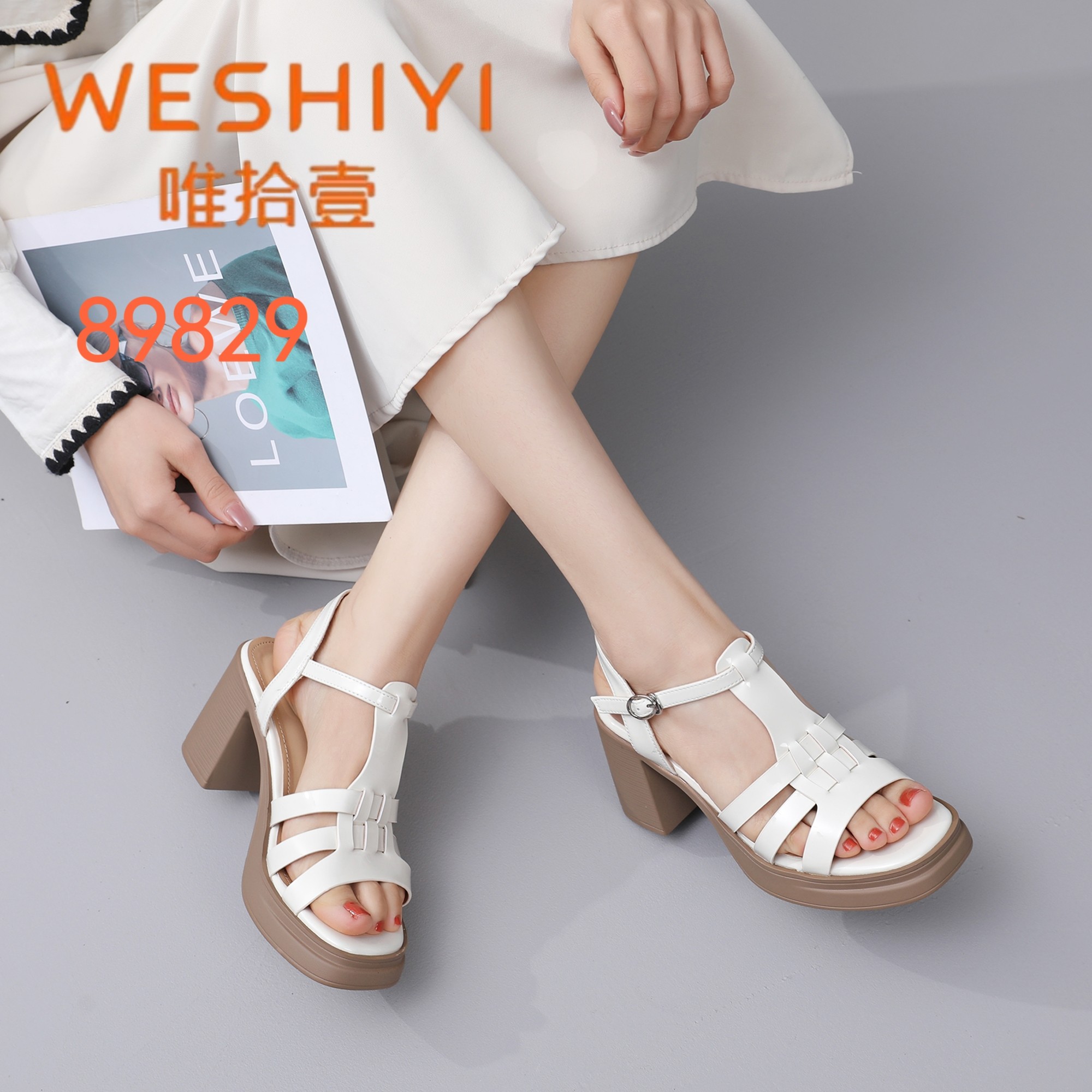品牌时尚女鞋夏季新款亮皮厚底高跟防水台粗跟舒适百搭罗马凉鞋