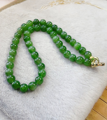 和田玉碧玉阳绿圆珠项链10MM