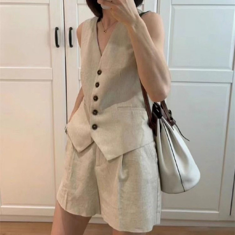 亚麻马甲短裤套装女装两件套2025夏新款气质无袖棉麻西装背心