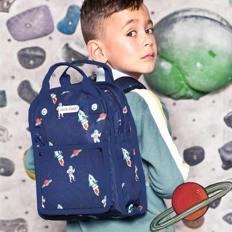 比利时幼儿园小学生轻便护脊书包