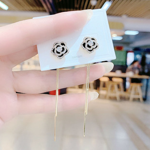 黑色玫瑰花耳环2024年新款潮长款山茶花流苏耳坠高级大气网红耳饰