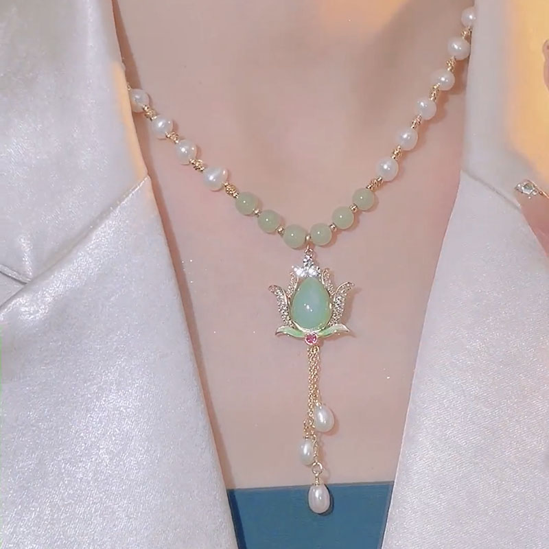 仿珍珠花朵流苏吊坠项链女轻奢