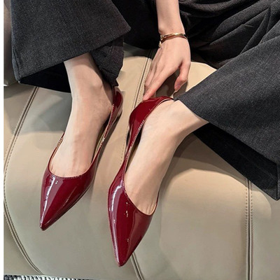漆皮尖头浅口内增高通勤玛丽珍鞋