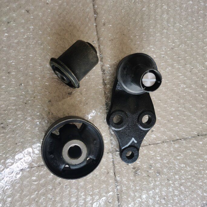 适用于韩国进口现代格锐全新胜达ix35悬挂球头胶套摆臂衬套全新件