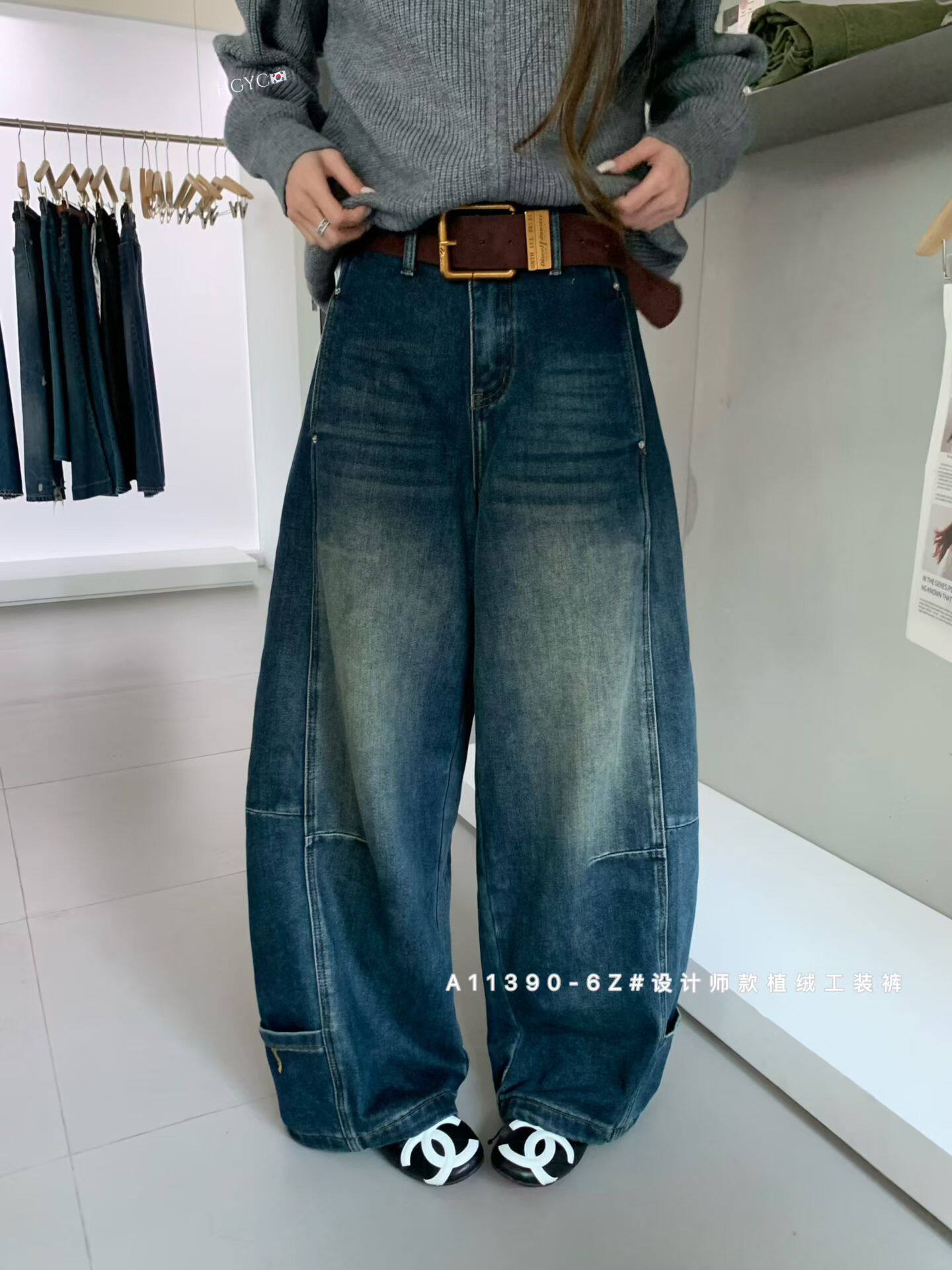 十三行冬季新款植绒牛仔裤女高腰宽松显瘦阔腿设计感工装长裤