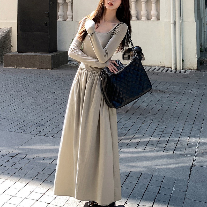 法式方领连衣裙女春秋季新款气质收腰显瘦长袖黑色A字长款裙子ins