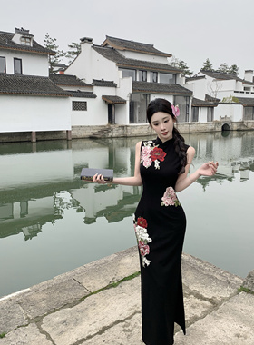 新中式改良港工无袖旗袍气质修身重工牡丹刺绣黑色国风连衣裙长款