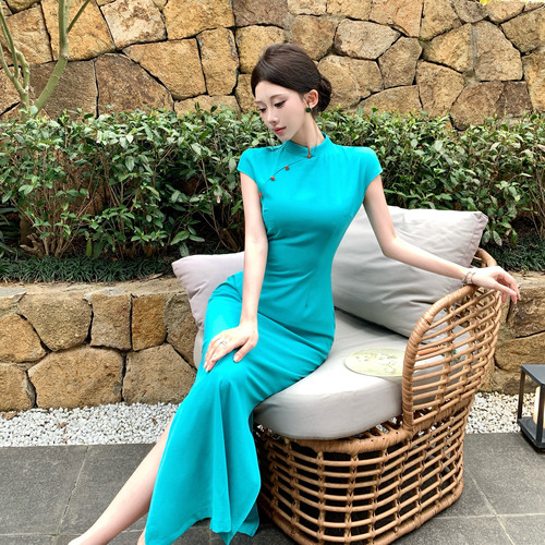 新中式国风温柔显白绿色冰丝褶皱改良旗袍短袖气质修身显瘦连衣裙