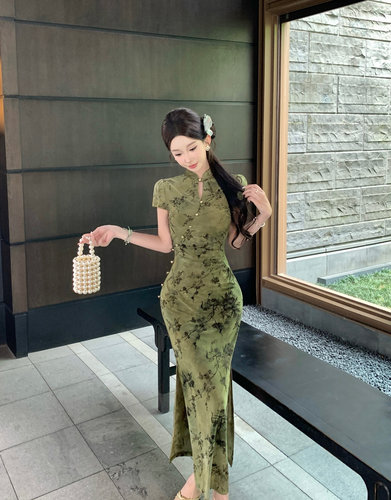 新中式国风暗绿色植绒绣花改良旗袍连衣裙女夏御姐修身包臀连衣裙