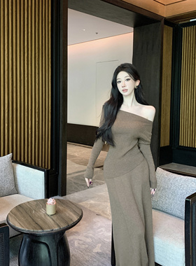 入秋搭配一整套轻熟风气质套装设计感一字肩针织上衣配开叉半身裙