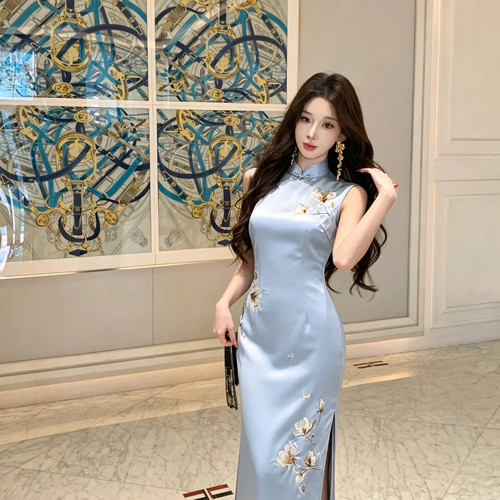 蓝色缎面刺绣侧开叉旗袍复古国风古典韵味修身气质女连衣裙订婚
