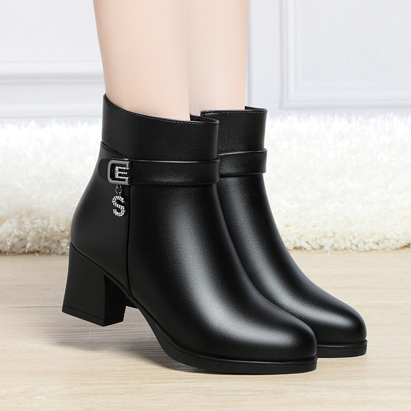 加绒保暖中年妈妈皮鞋棉鞋短靴秋冬舒适大底轻松行走气质棉靴