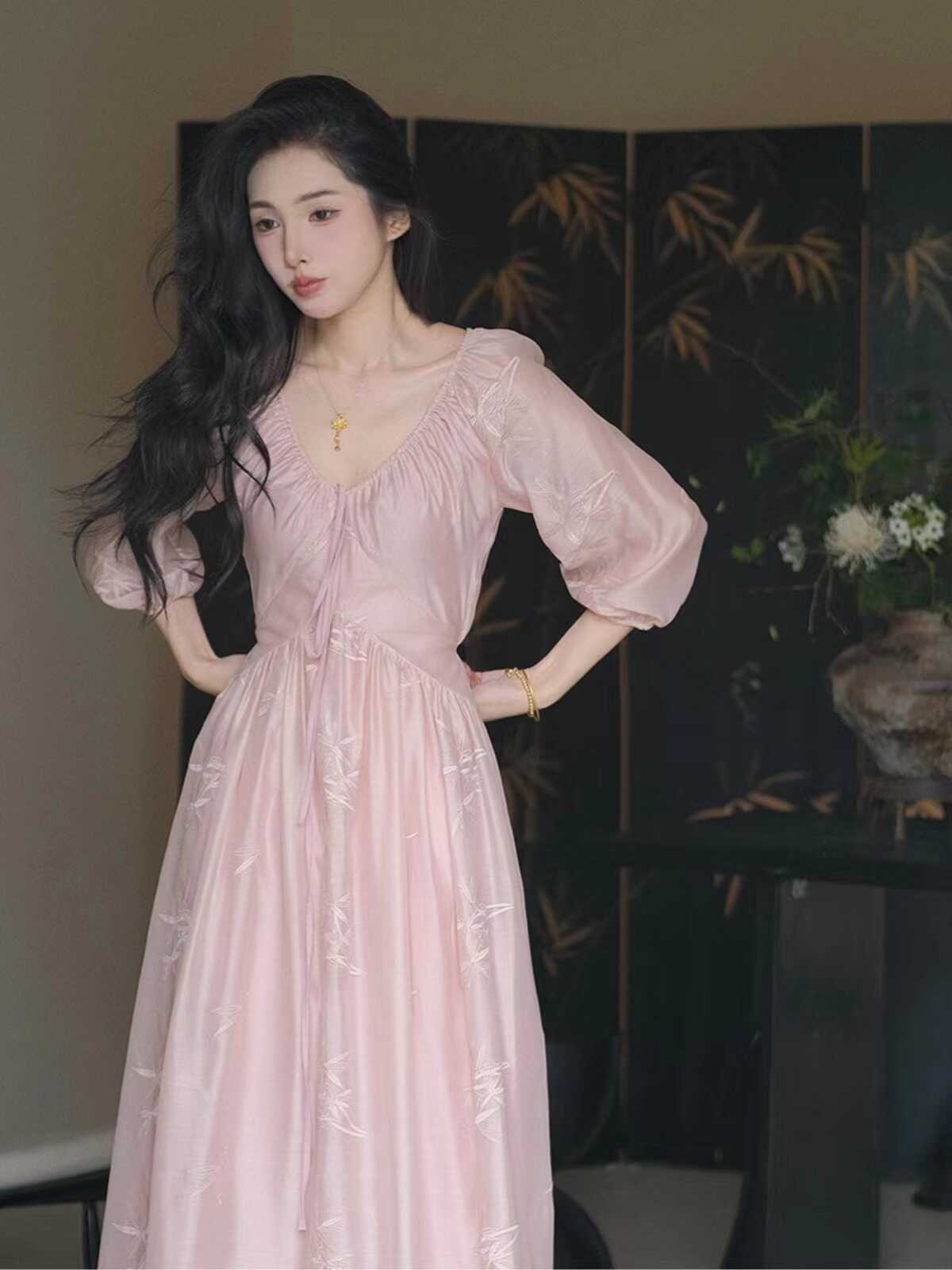 粉色v领长袖连衣裙女2024春连衣裙
