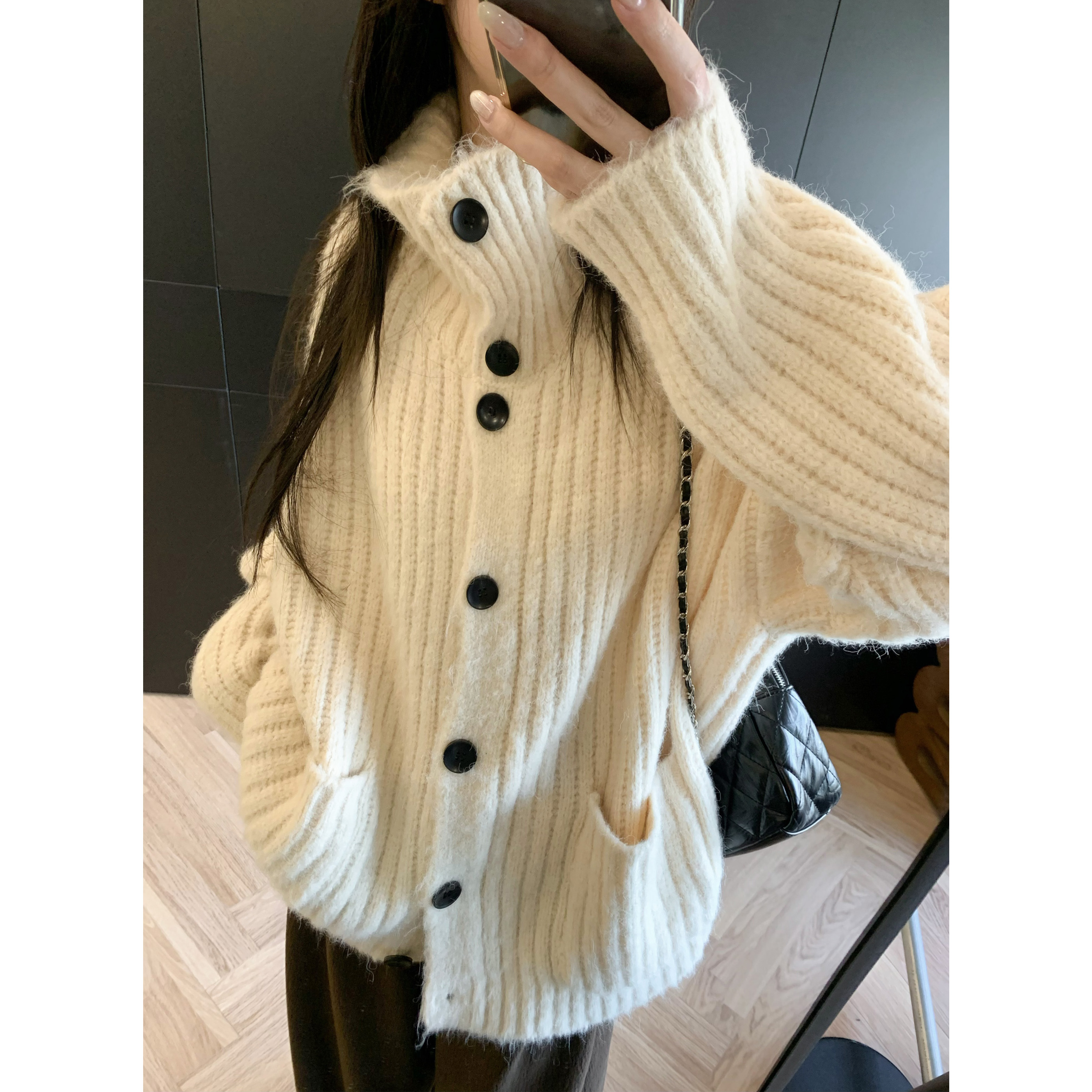 软糯高领针织毛衣纽扣开衫外套