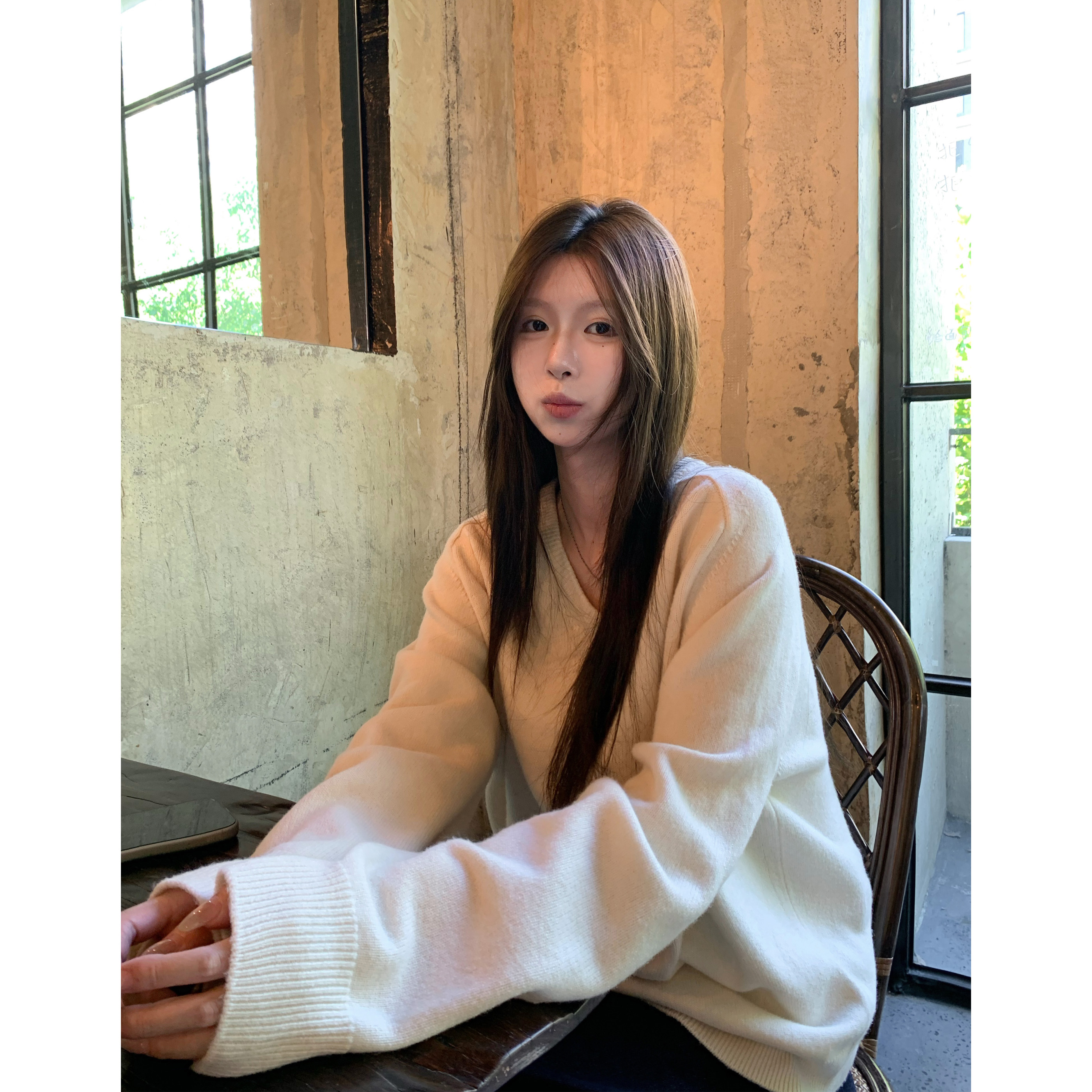 绵羊毛V领百搭套头毛衣