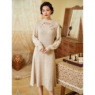 固执新款中式立领镂空灯笼袖中长针织连衣裙98233LQ08630