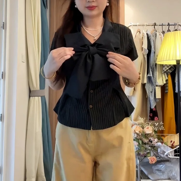 大码胖妹妹条纹学院蝴蝶领结衬衫