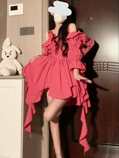 胖mm甜美公主蓬蓬裙不规则荷叶边小众连衣裙高腰格纹吊带裙女 大码