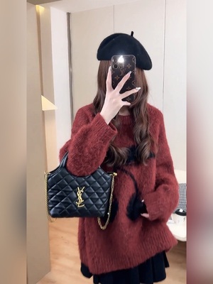 微胖MM圣诞红色套头软糯樱桃毛衣