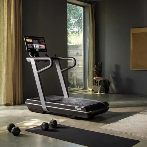 technogym run泰诺健履带大屏跑步机新款样机，意大利原装进口。