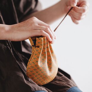 甲州印传 日本传统鹿皮工艺漆艺日式巾着 传统纹样抽绳束口袋