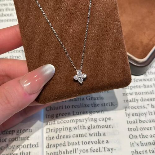 S925银四叶草培育钻石项链锁骨链吊坠小众轻奢设计感送女友礼物