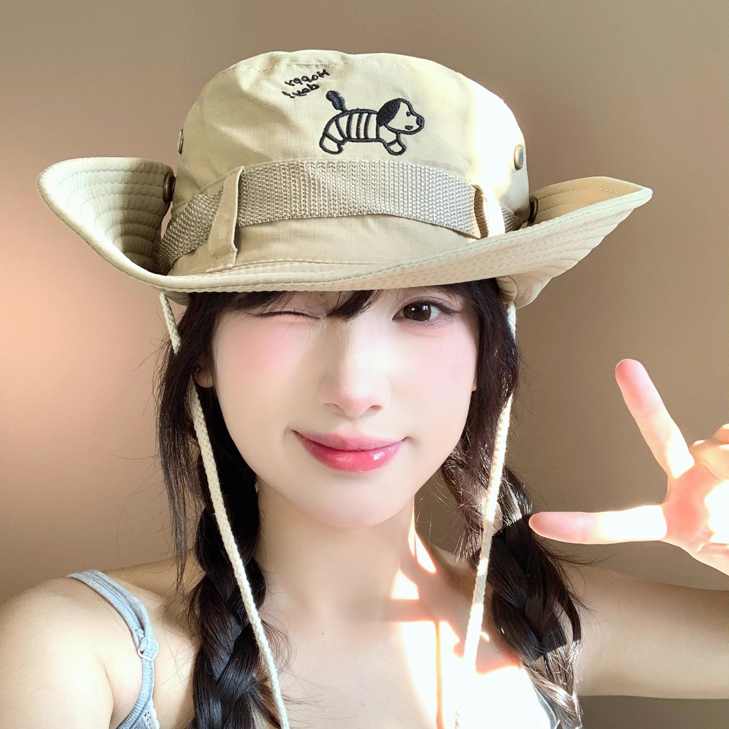 刺绣腊肠狗户外登山帽女春夏大帽檐徒步防晒遮阳帽子露营渔夫帽男