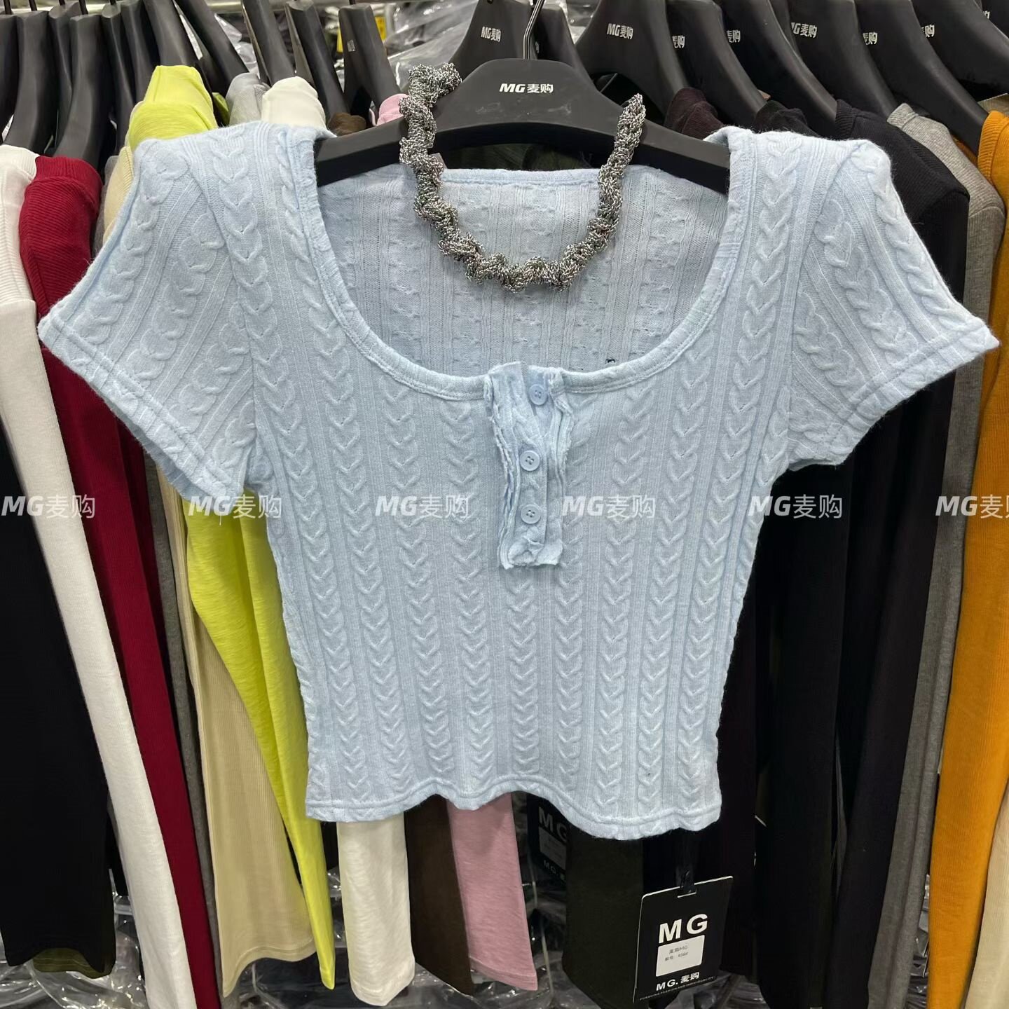 MG麦购2026春新款韩版气质复古麻花短袖针织衫女修身U领短款上衣