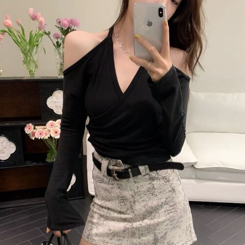 涤纶套头V领长袖T恤女