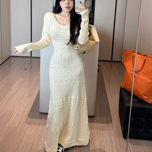 纯欲U领长袖针织连衣裙女