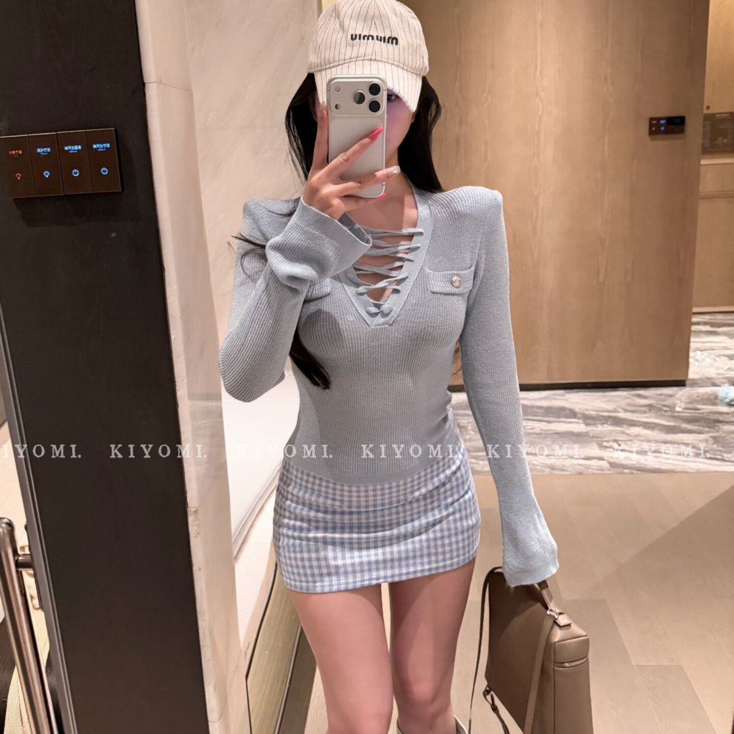 十三行KIYOMI2026春季新款纯欲辣妹V领系带修身短款长袖针织衫女
