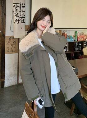 军绿色级接感拼羊羔毛派克b200-254服女士025冬季新款宽松加2绒高