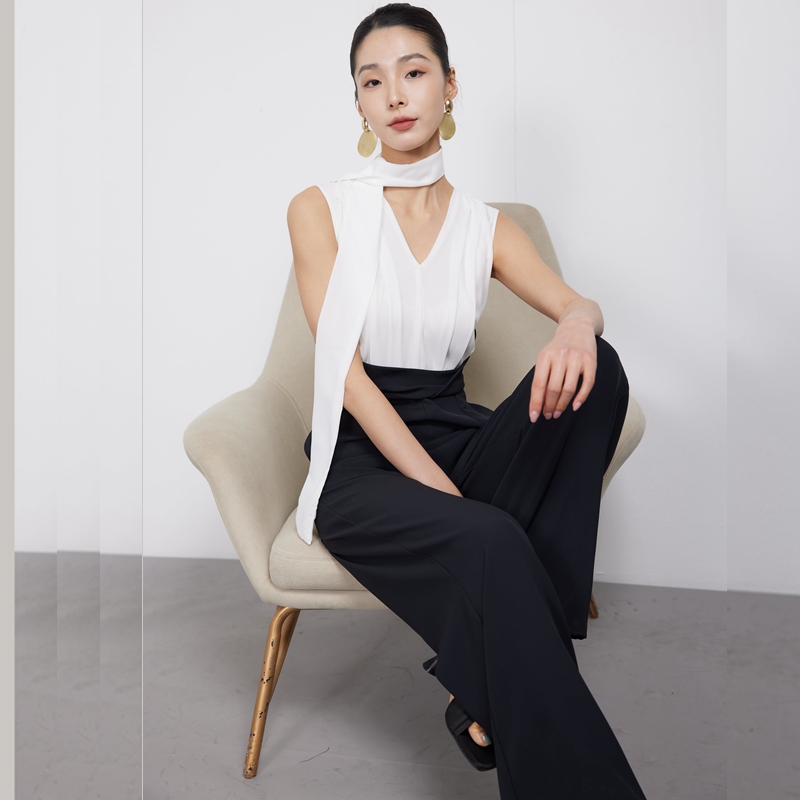 气质女神范连体裤赫本风V领无袖2025新款连身裤高级感连衣裤女夏
