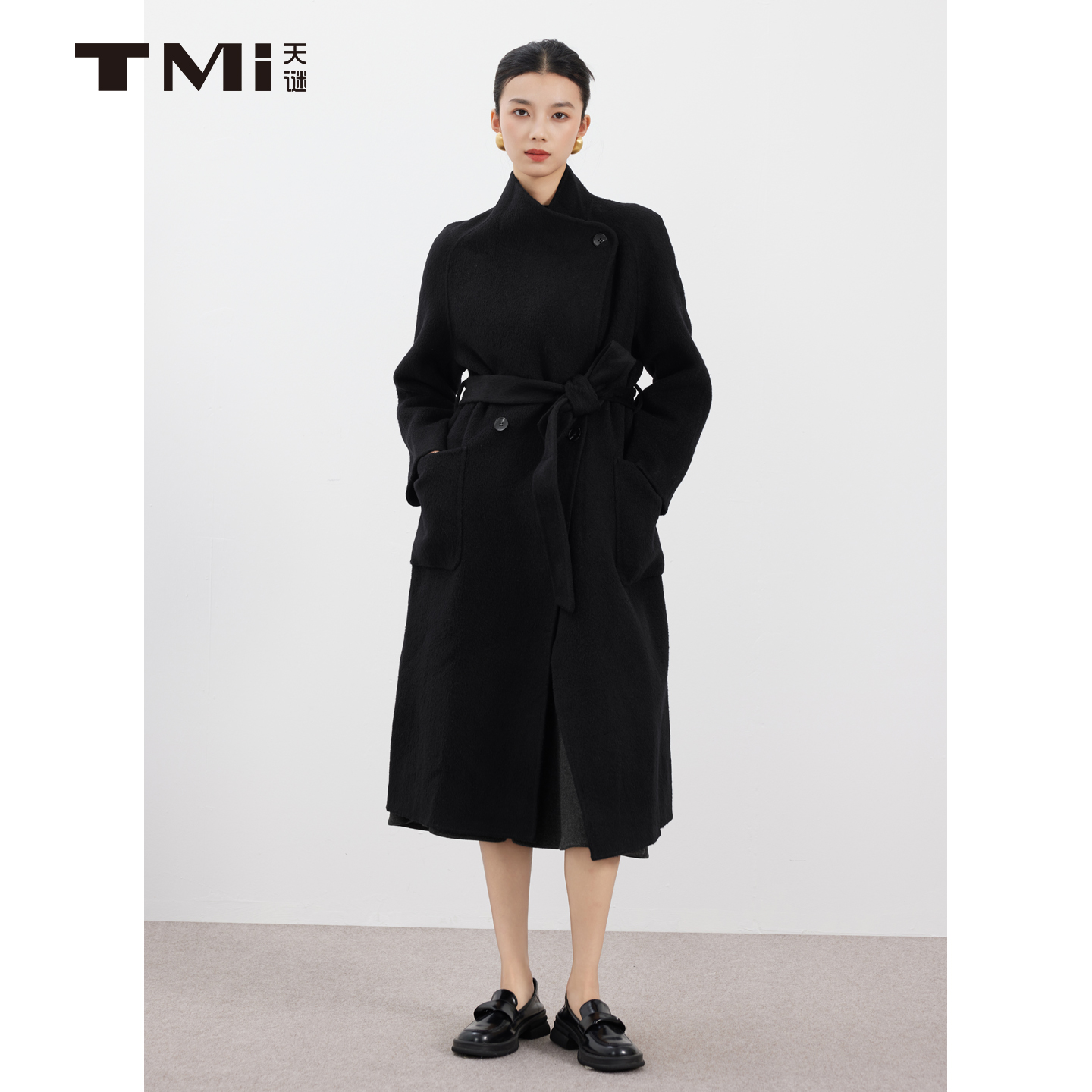 天谜翻领简约中长款毛呢大衣
