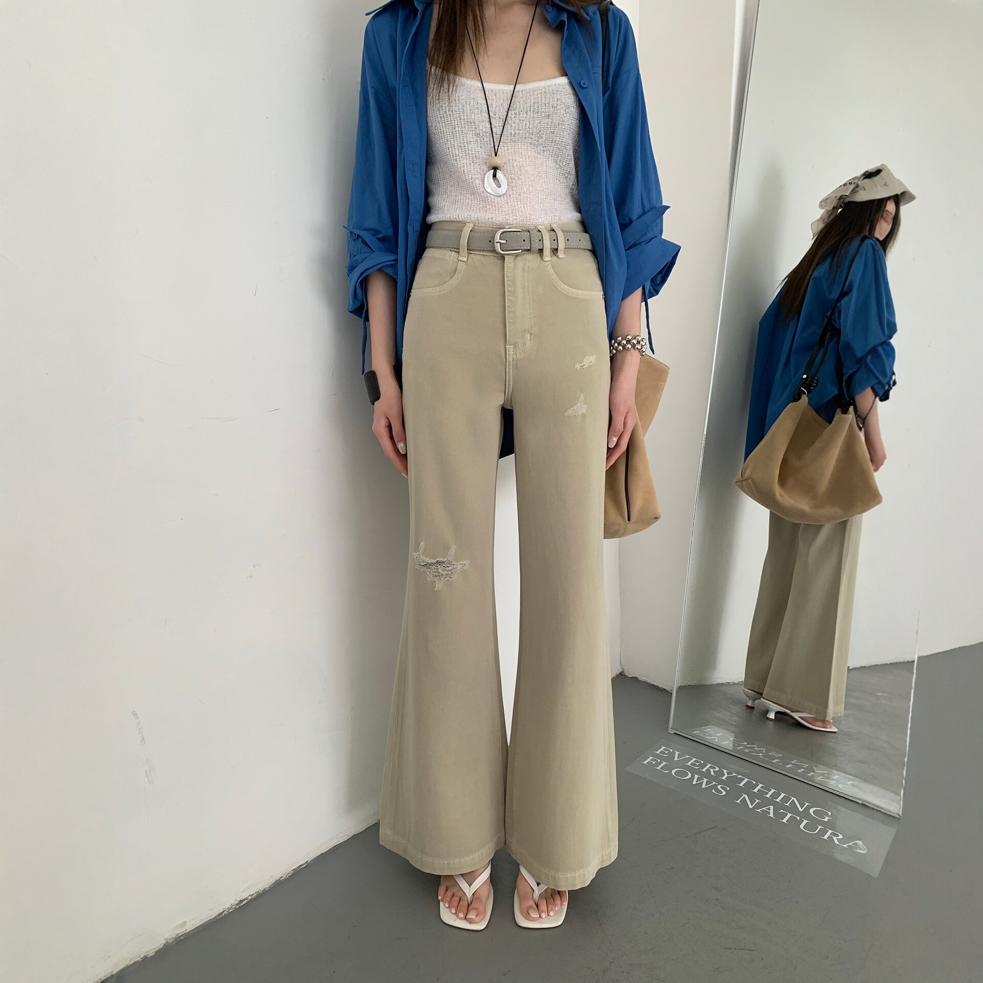 BEKISS贝斯7993-2微喇牛仔裤女2026夏季喇叭裤显瘦小个子破洞裤子