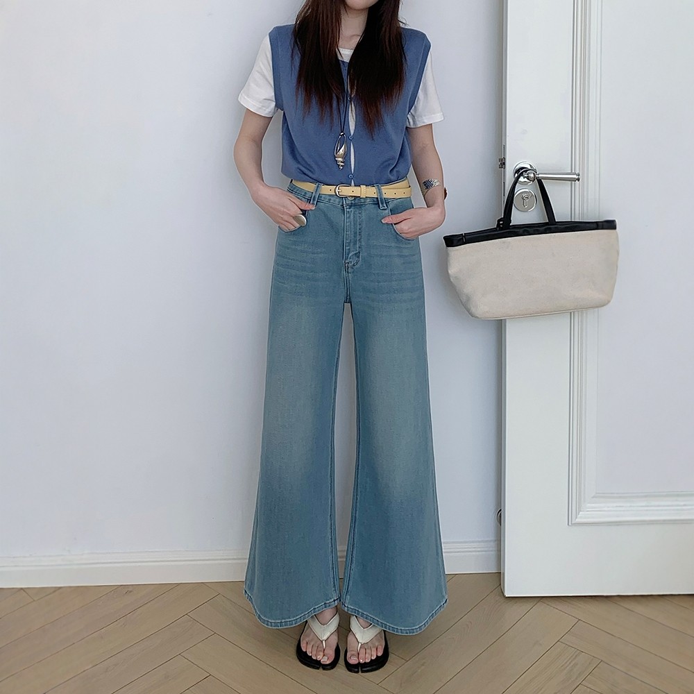 BEKISS贝斯7790直筒微喇牛仔裤女早春新款喇叭裤小个子十分阔腿裤