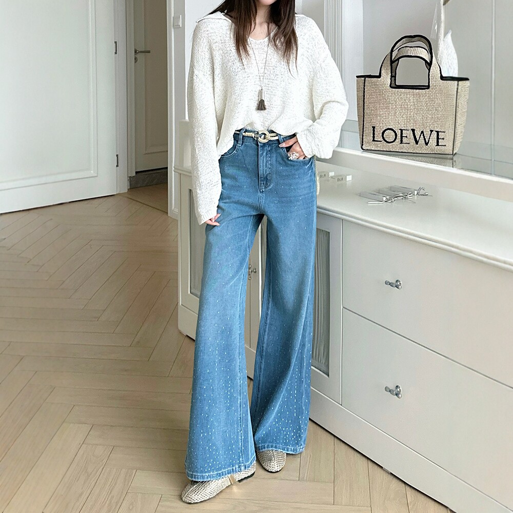 BEKISS贝斯7950直筒微喇牛仔裤女春新款蓝色高腰烫钻小个子阔腿裤